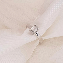 Load image into Gallery viewer, Celestine Solitaire Engagement Ring