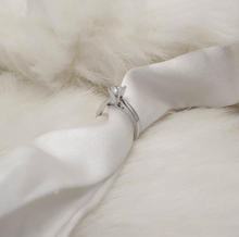 Load image into Gallery viewer, Zinnia Engagement Ring