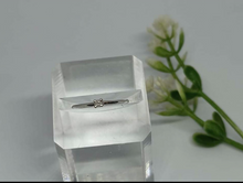 Load image into Gallery viewer, Daisy Dainty Engagement Ring