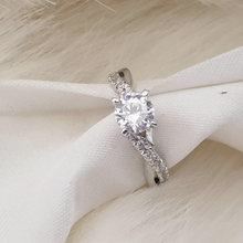 Load image into Gallery viewer, Zeny Engagement Ring