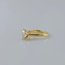 Load image into Gallery viewer, Aalia Moissanite Ring