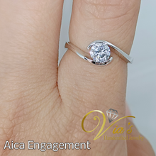 Load image into Gallery viewer, Aica Solitaire Engagement Ring