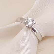 Load image into Gallery viewer, Issa Engagement Ring