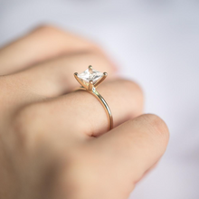 Load image into Gallery viewer, Perry Solitaire Engagement Ring