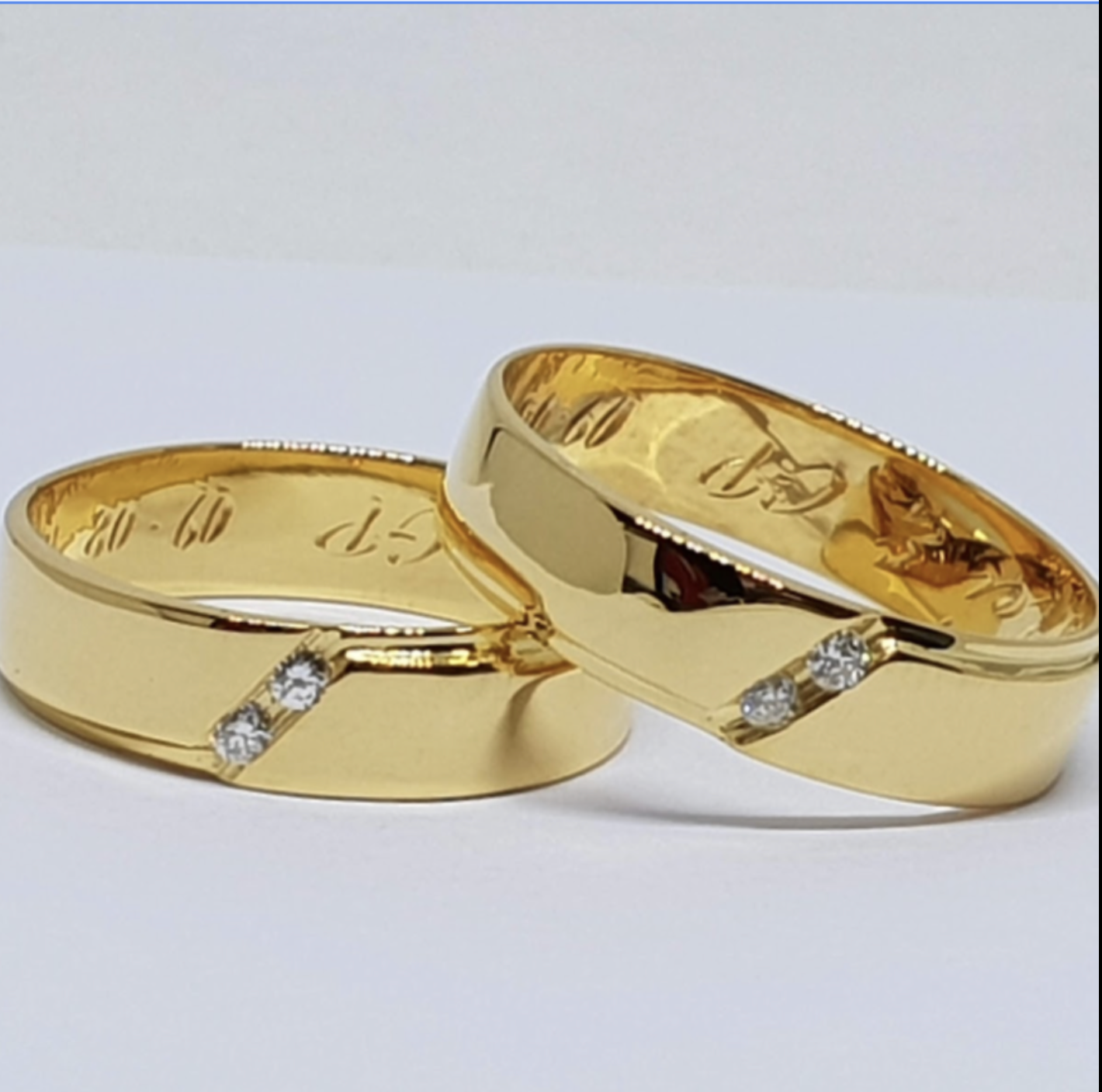 Matching wedding rings set made of two colors of gold