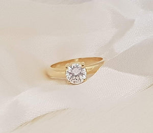 Nova Engagement Ring