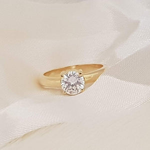Nova Engagement Ring