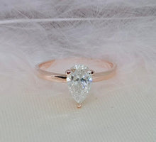 Load image into Gallery viewer, Perena Solitaire Engagement Ring