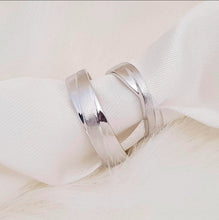 Load image into Gallery viewer, Hosea Wedding Ring