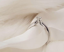 Load image into Gallery viewer, Zel Solitaire Engagement Ring