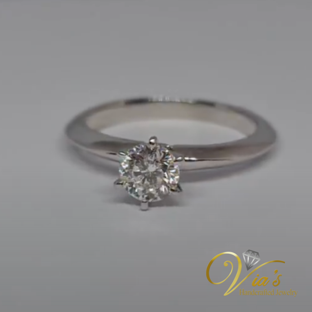 Vanny Solitaire Engagement Ring